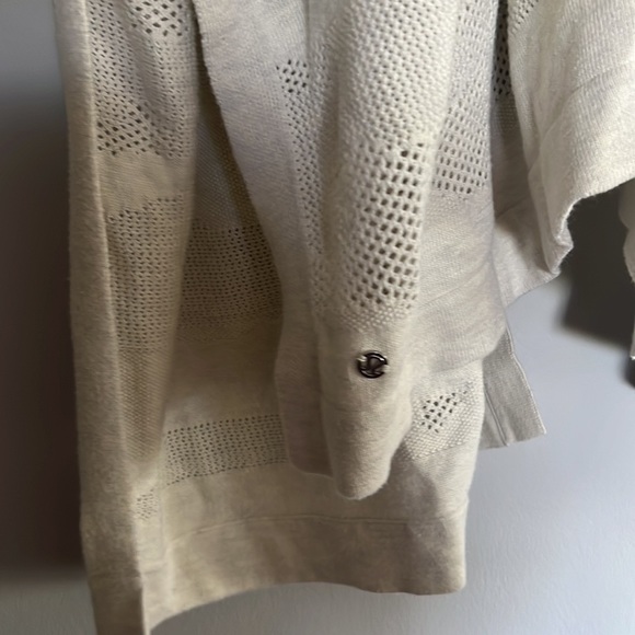 Lululemon Wrap OS - Picture 3 of 4